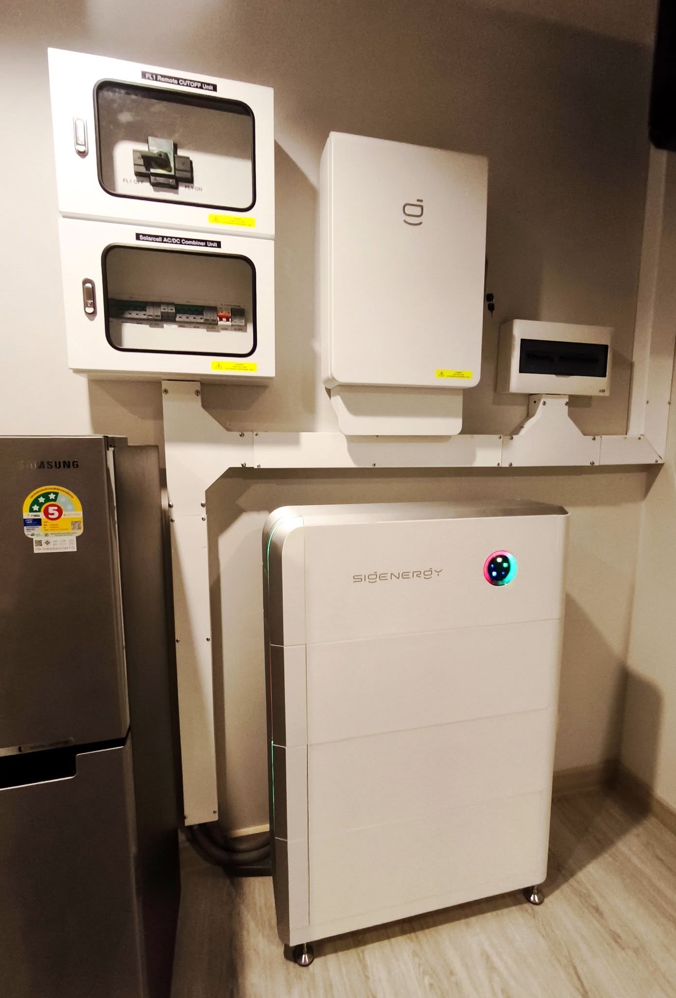 SigenStor Battery 24 kWh และ Hybrid Inverter ติดตั้งชั้น 2 พร้อมตู้ Remote Cutoff ป้องกันน้ำท่วม